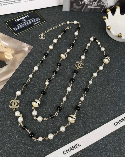 Chanel  new style ball resin black bead white bead necklace sweater chain - Image 6