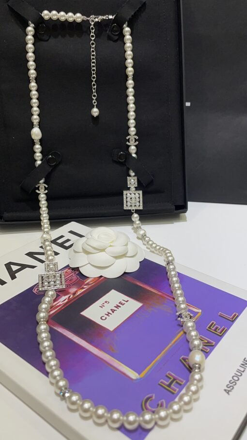 24s new hollow rhinestone pearl square double C perfume bottle necklace sweater chain - Image 4