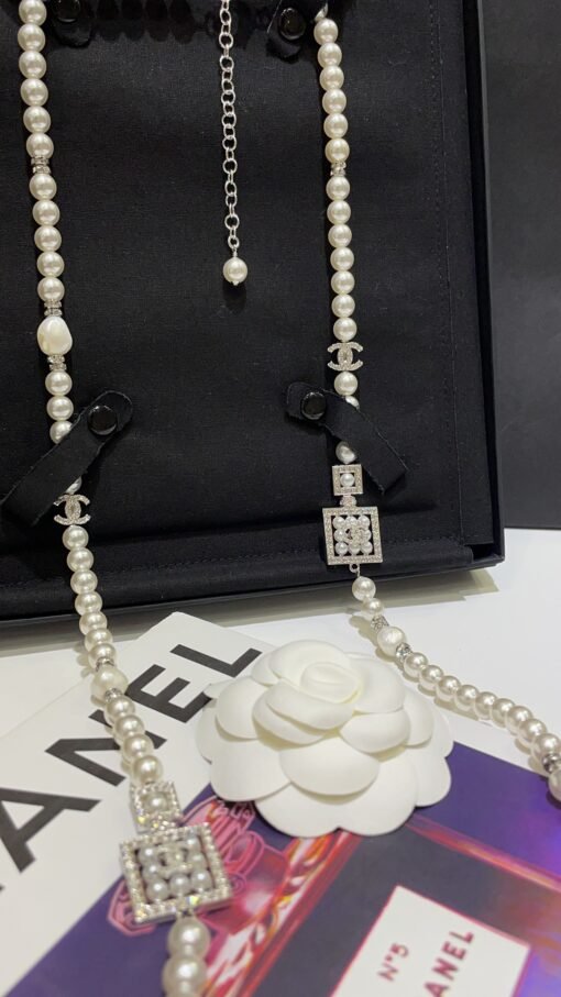 24s new hollow rhinestone pearl square double C perfume bottle necklace sweater chain - Image 5