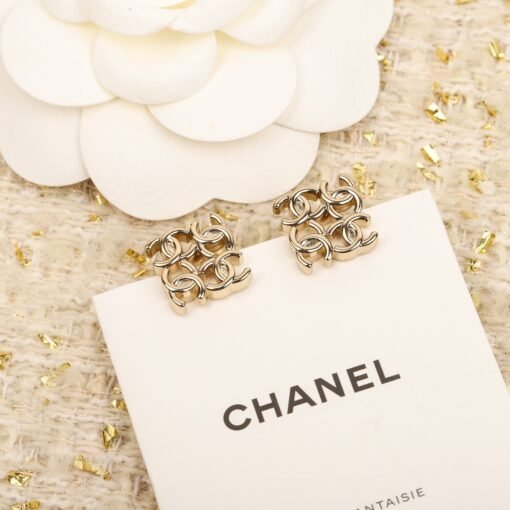 New products today
Chanel  Square C EarringsIt's so hot that it explodes, it's so beautiful that it's suffocating. I'm sorry that I use imported Swarovski diamonds, Invincible Heavy Industry, there are thousands of versions on the market, and various low versions are used to read pictures to make fake diamonds. There is also, you must compare more and just identify [we produce] [smile] [smile] has saved you thousands of oceans in minutes - Image 3