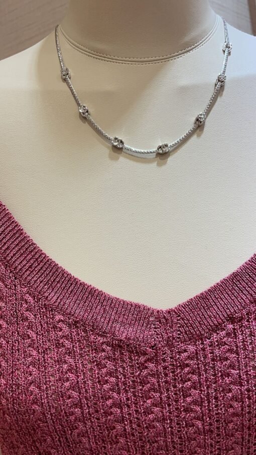 flowers silver
 24B new seven-flowered double C silver snake bone chain necklace choker

Slim snake bone chain embellishes 7 silver classic double C
Clean and fashionable temperament, it looks very comfortable
It's so versatile and practical. It's worthy of being the hit this season - Image 6
