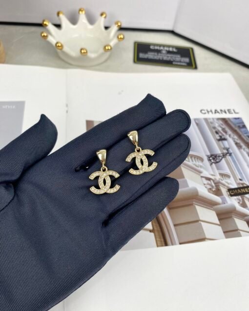 CHANE Chanel 2Newautumn New product glossy simple C letter full diamond pendant earrings - Image 7