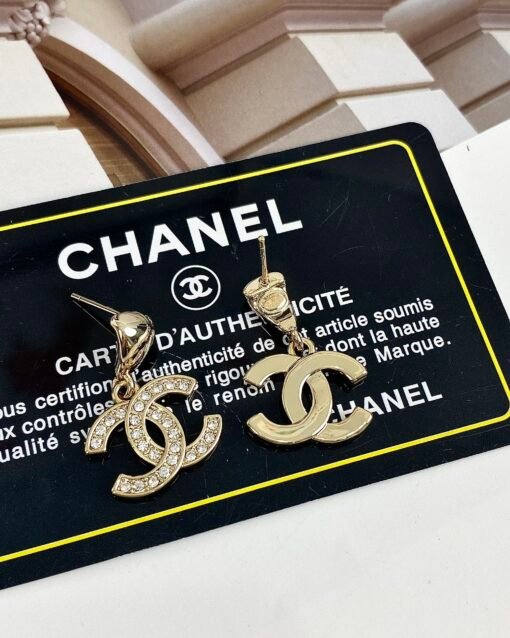 CHANE Chanel 2Newautumn New product glossy simple C letter full diamond pendant earrings - Image 3
