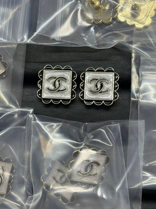 Chanel new square black and white lace oiled earrings