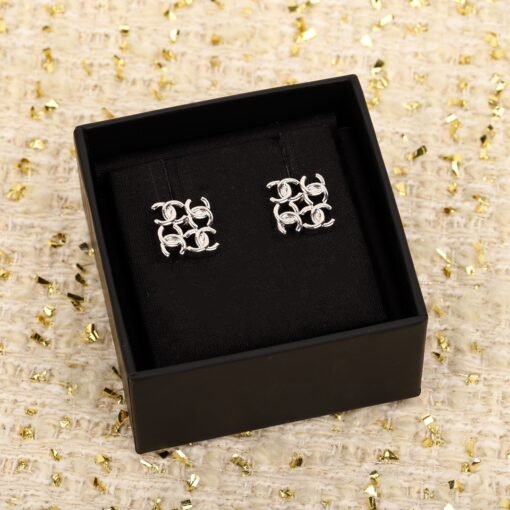 New products today
Chanel  Square C EarringsIt's so hot that it explodes, it's so beautiful that it's suffocating. I'm sorry that I use imported Swarovski diamonds, Invincible Heavy Industry, there are thousands of versions on the market, and various low versions are used to read pictures to make fake diamonds. There is also, you must compare more and just identify [we produce] [smile] [smile] has saved you thousands of oceans in minutes - Image 2