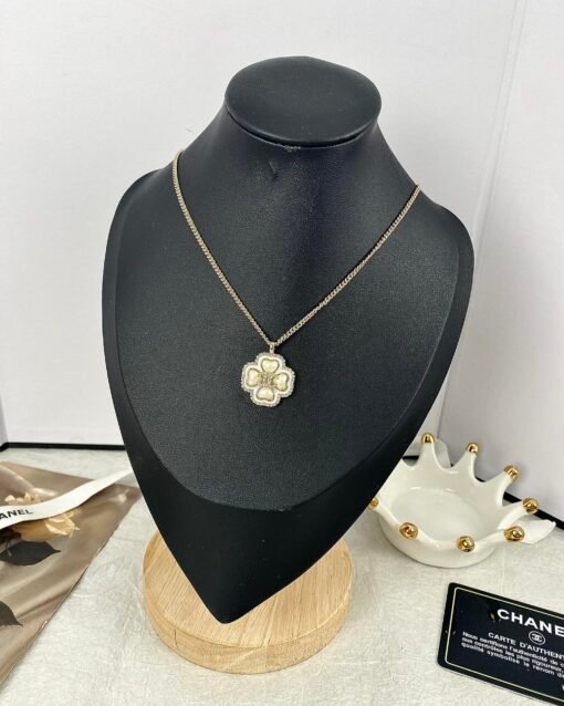 Chanel new style four-leaf clover pendant simple necklace - Image 3