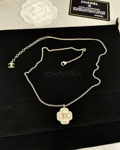 Chanel new style four-leaf clover pendant simple necklace