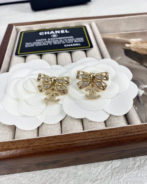 Chanel new style, wisp-shaped bow, diamond-inlaid earrings, temperamental lady♀ - Image 7