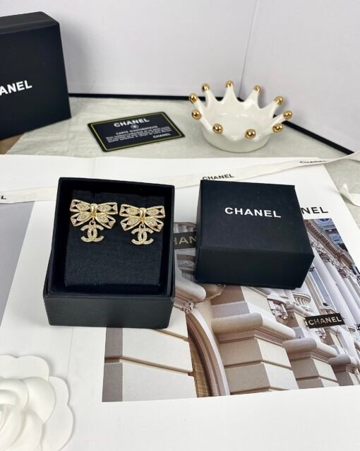 Chanel new style, wisp-shaped bow, diamond-inlaid earrings, temperamental lady♀ - Image 6
