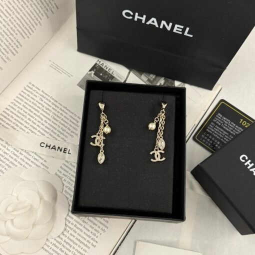 6 [Spot delivery]
@ New models available
Little fragrant horse eye double c pearl tassel earrings
Exquisite and delicate
Attached the upper ear picture