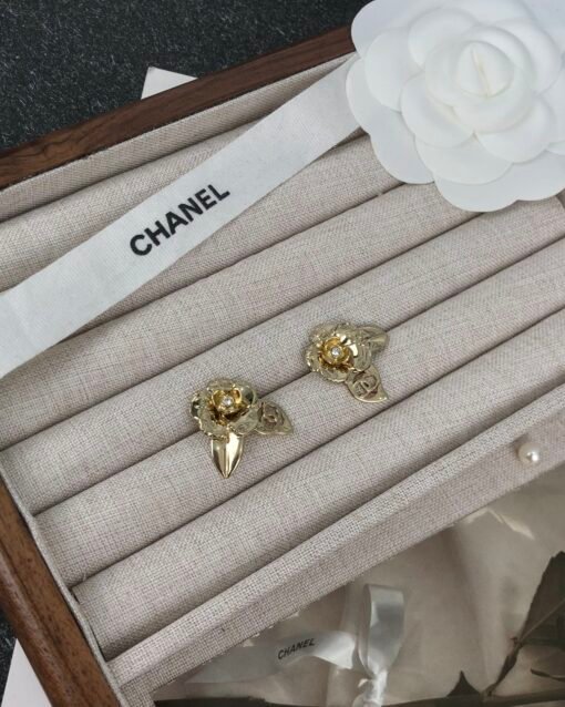 Chanel new style camellia flowers leaves hollow glossy earrings - Image 7