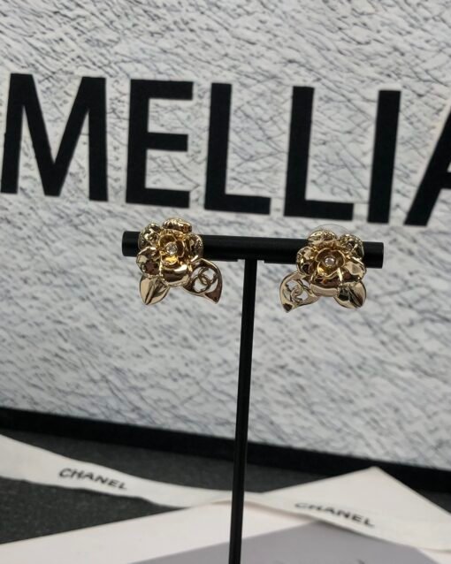 Chanel new style camellia flowers leaves hollow glossy earrings - Image 8