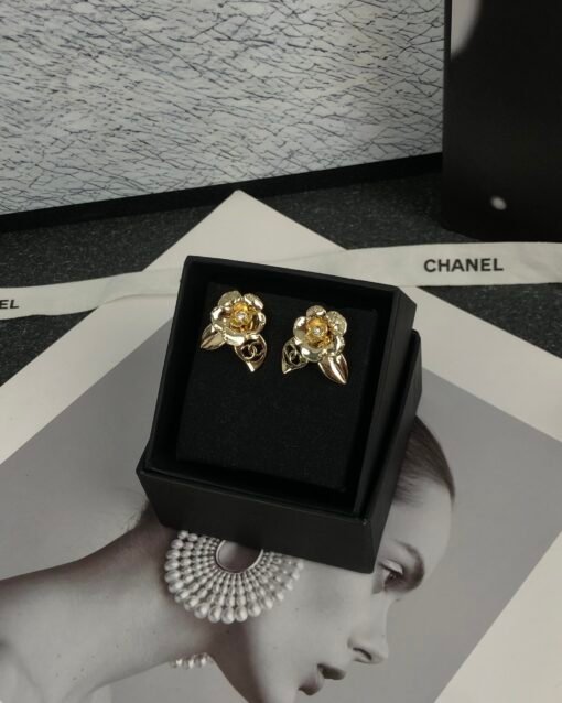 Chanel new style camellia flowers leaves hollow glossy earrings - Image 6