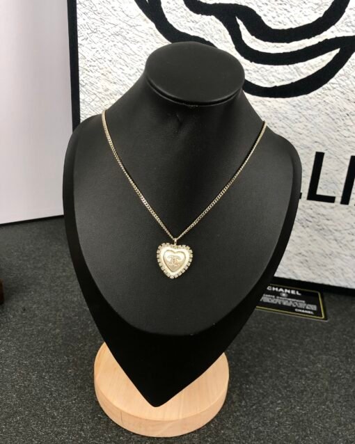 Chanel new style, high-end touching heart, oil-paired love necklace