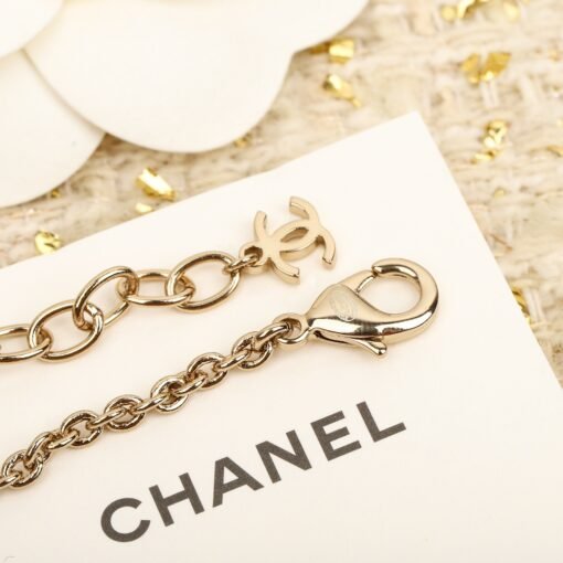 [Chanel  Camellia Necklace] It’s so hot that it explodes, it’s so beautiful that it’s suffocating. I’m sorry that I use imported Swarovski diamonds, Invincible Heavy Industry, there are thousands of versions on the market, and there are also various low versions that use fake diamonds when viewing pictures. You must compare more and just identify [we produce] [smile] [smile] has saved you thousands of oceans in minutes - Image 5