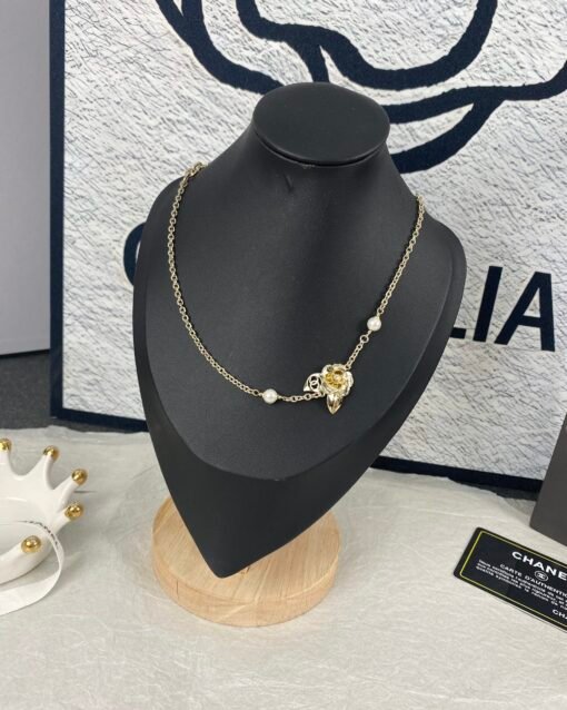 Chanel new golden glossy flower necklace - Image 2