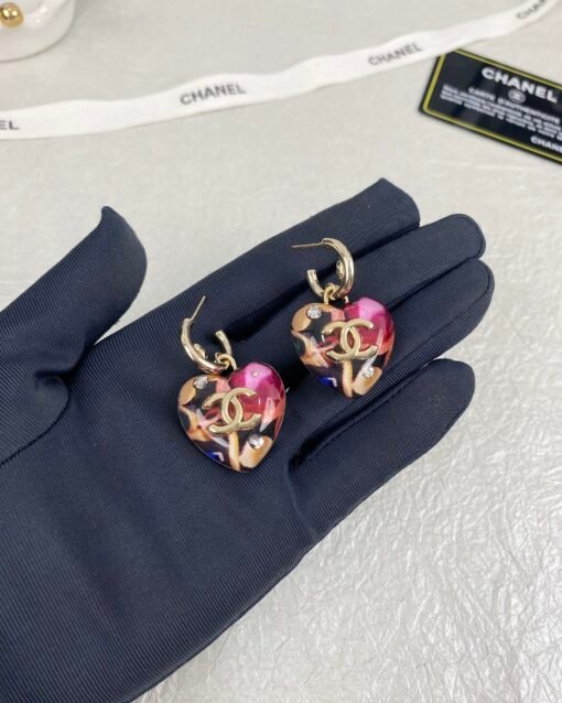 Chanel new style camouflage elements resin peach heart ear hook style earrings - Image 7