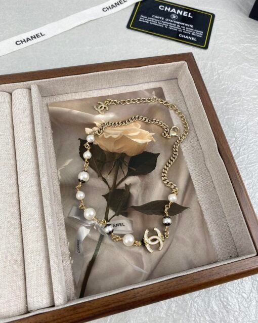 Chanel new black and white double C oil-drop letter enamel pearl necklace - Image 4