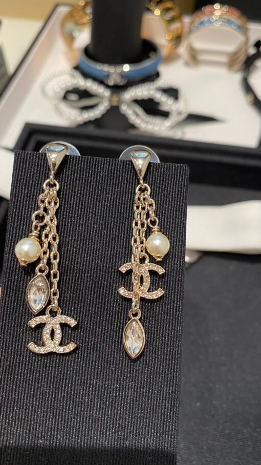 New style sharing
  
Twist crystal diamond light gold hollow double c opening bracelet
Tassel Eye Diamond Pearl Earrings Tassel Pendant - 图片 2