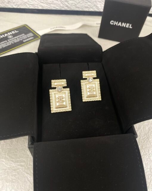Chanel new resin oil-dripping rhinestones perfume bottle earrings - Image 6