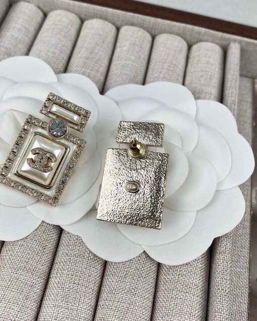 Chanel new resin oil-dripping rhinestones perfume bottle earrings - Image 4