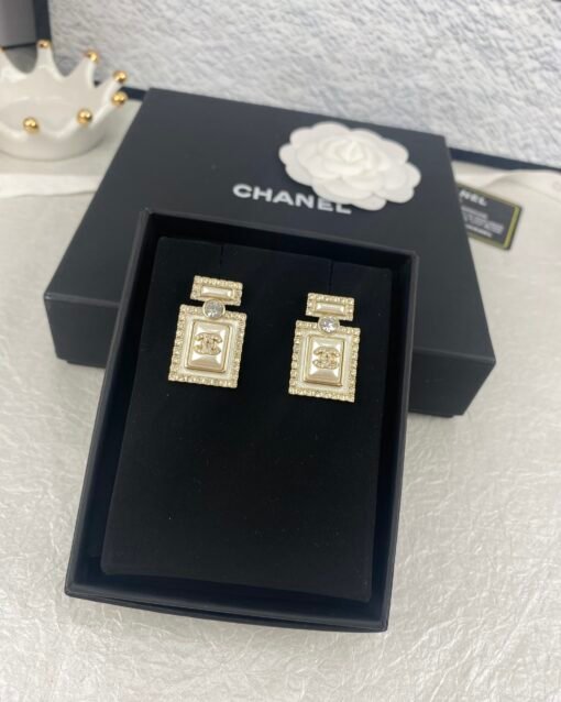 Chanel new resin oil-dripping rhinestones perfume bottle earrings - Image 2