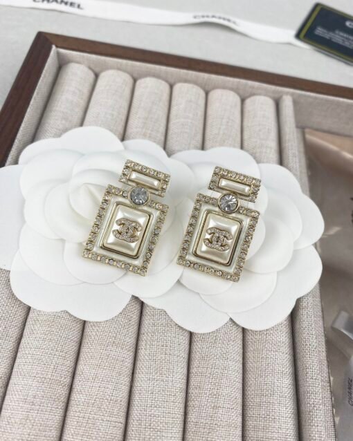 Chanel new resin oil-dripping rhinestones perfume bottle earrings - Image 3