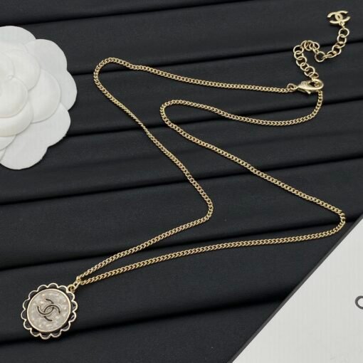 Chanel new necklace - Image 3