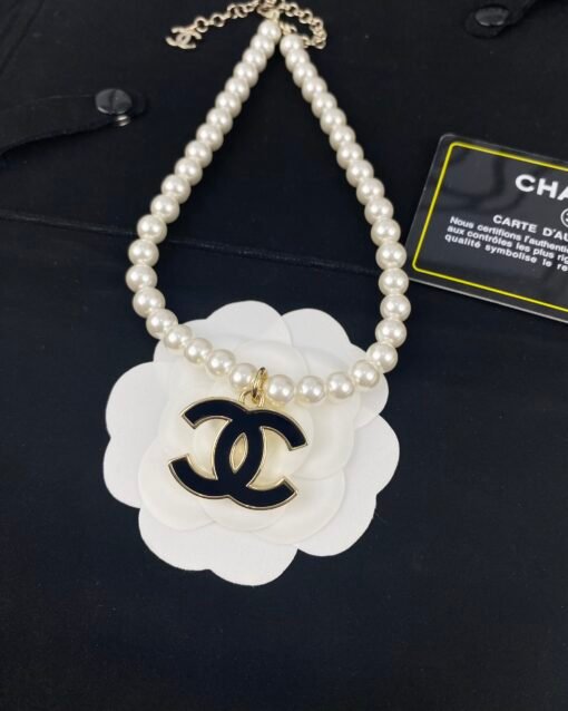 Chanel new style black enamel C pearl necklace - Image 2