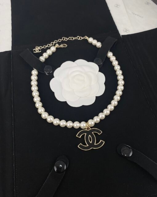 Chanel new style black enamel C pearl necklace