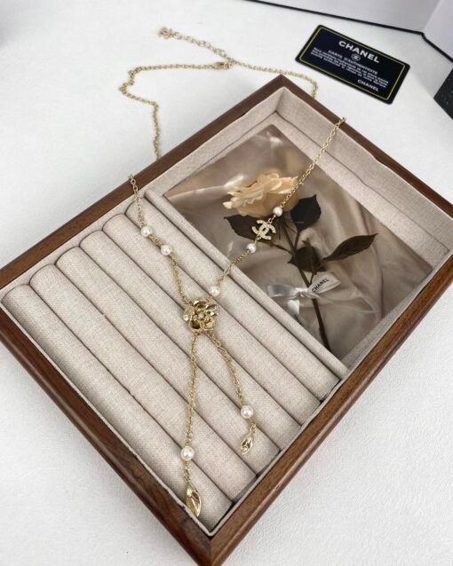 Chanel new style flowers, leaves, tassels, pearls, versatile necklace, sweater chain - Image 3