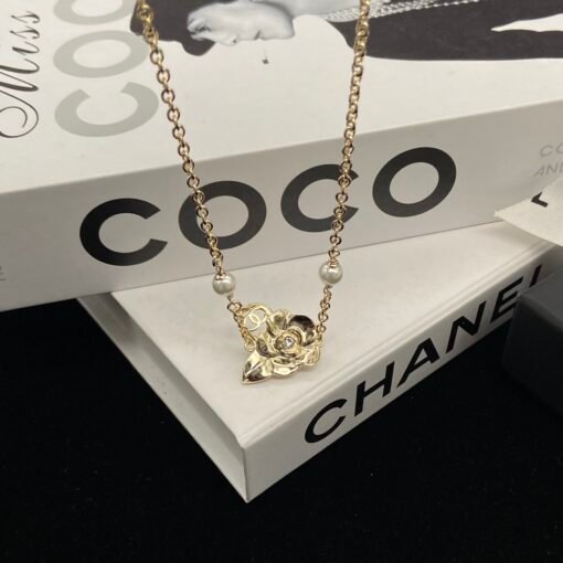 Chanel hollow camellia necklace
The temperament of a rich princess - Image 2