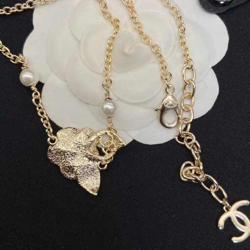 Chanel hollow camellia necklace
The temperament of a rich princess - Image 6