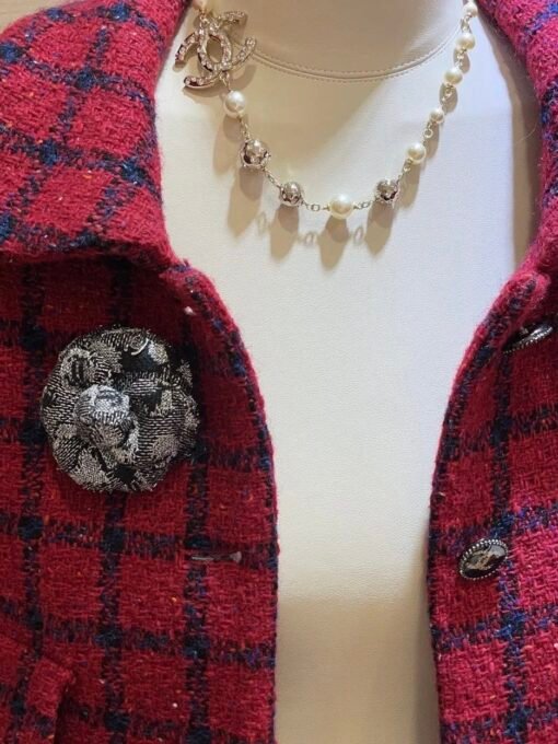 Chanel Double C Ball Pearl Crystal Diamond Necklace
A rich family's wealthy family - Image 5