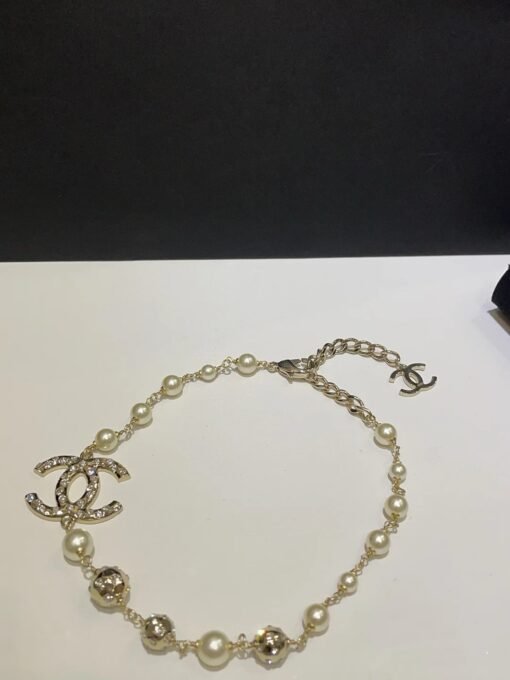 Chanel Double C Ball Pearl Crystal Diamond Necklace
A rich family's wealthy family - Image 6