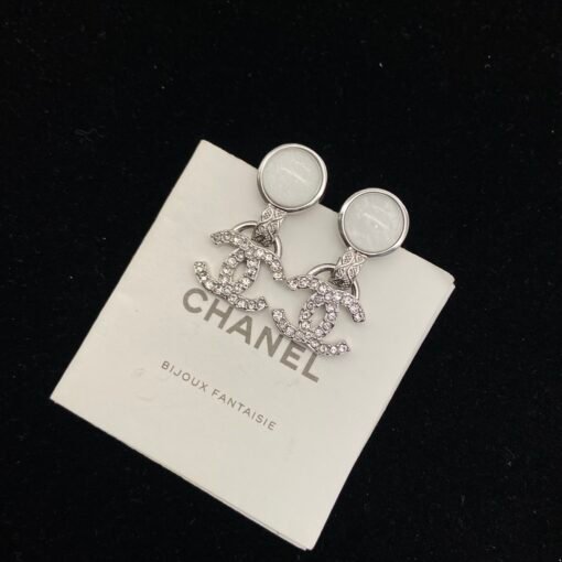 New Chanelcolors
@Chanel 24b double C round glass stud earrings
Pink girly
White cool temperament - 图片 6