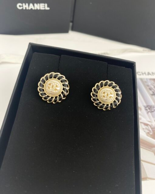 Chanel new style black leather rhinestone round earrings - Image 4
