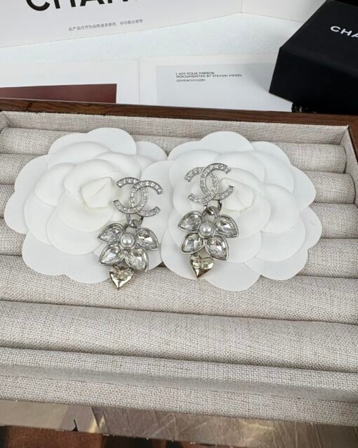 Chanel new style silver wheat ear diamond light gold love pendant earrings - Image 5