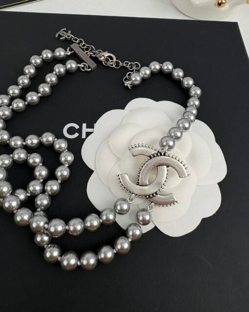 Chanel new product ancient silver resin double-layer gun color pearl necklace - Image 4