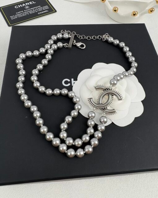 Chanel new product ancient silver resin double-layer gun color pearl necklace - Image 3