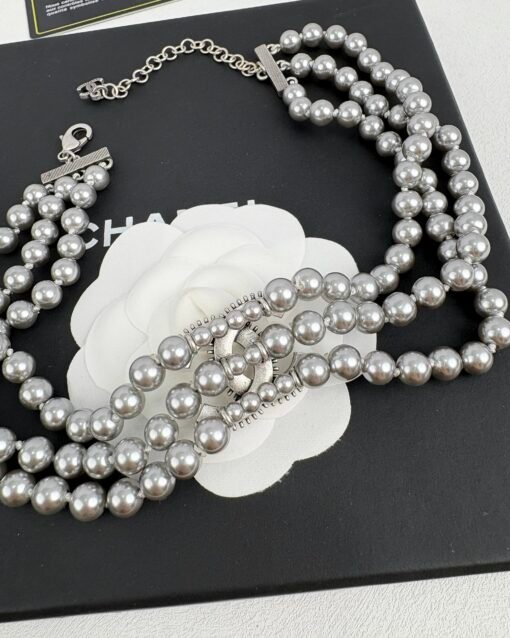Chanel new style ancient silver resin three-layer pearl necklace - Image 4