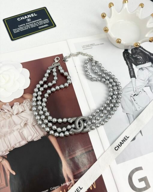 Chanel new style ancient silver resin three-layer pearl necklace - Image 2