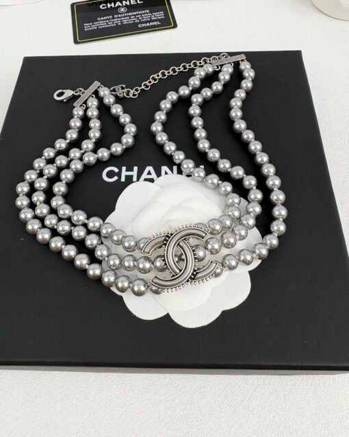 Chanel new style ancient silver resin three-layer pearl necklace - Image 3