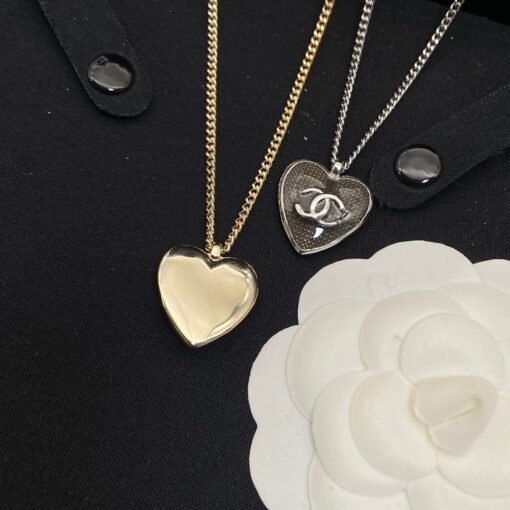 2 colors
@Chanel's new 24k love enamel necklace
Temperament is awesome - Image 6