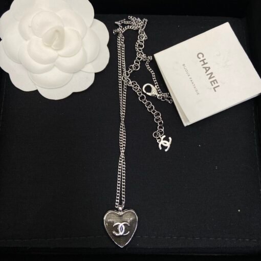 2 colors
@Chanel's new 24k love enamel necklace
Temperament is awesome - Image 5