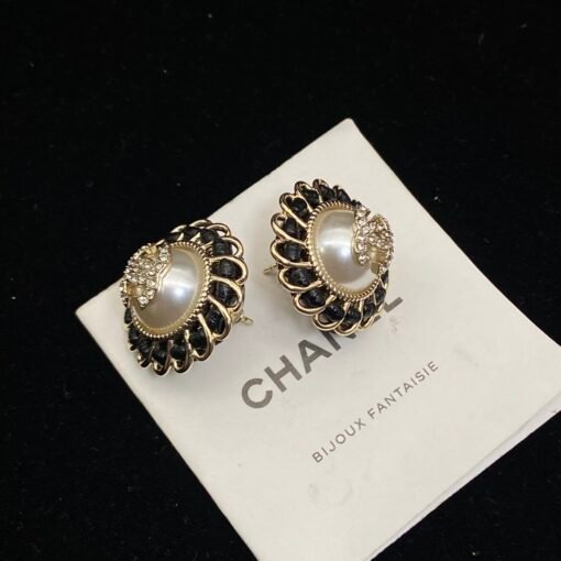 Today's product
@Chanel's new 24k leather button stud earrings
Romantic and elegant French romantic temperament - 图片 5