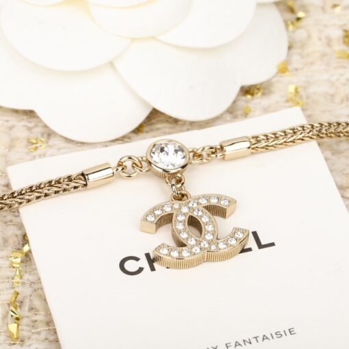 Chanel  Double C Round Snake Bone Necklace】
Snake bone chain with a round diamond bling bling - Image 4