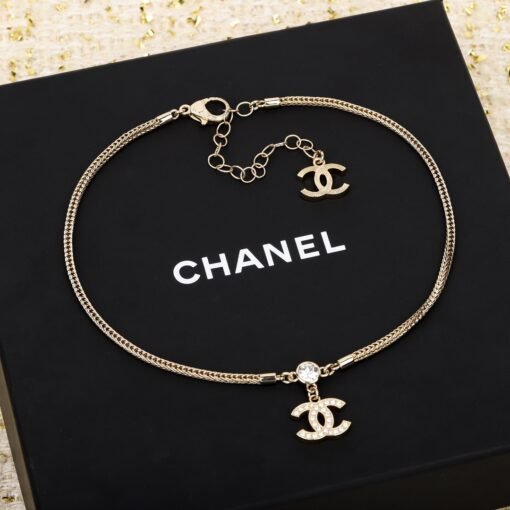 Chanel  Double C Round Snake Bone Necklace】
Snake bone chain with a round diamond bling bling - Image 2