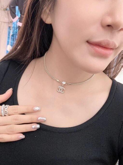 Chanel  Double C Round Snake Bone Necklace】
Snake bone chain with a round diamond bling bling - Image 5