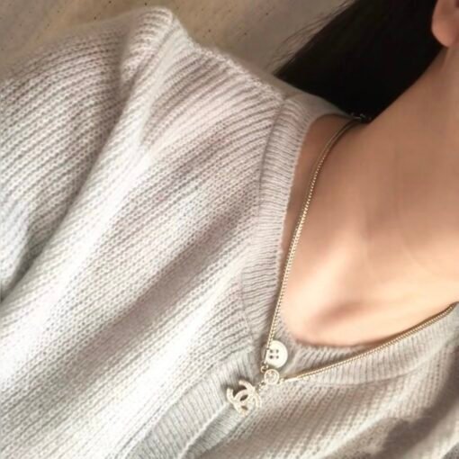 Chanel  Double C Round Snake Bone Necklace】
Snake bone chain with a round diamond bling bling - Image 3